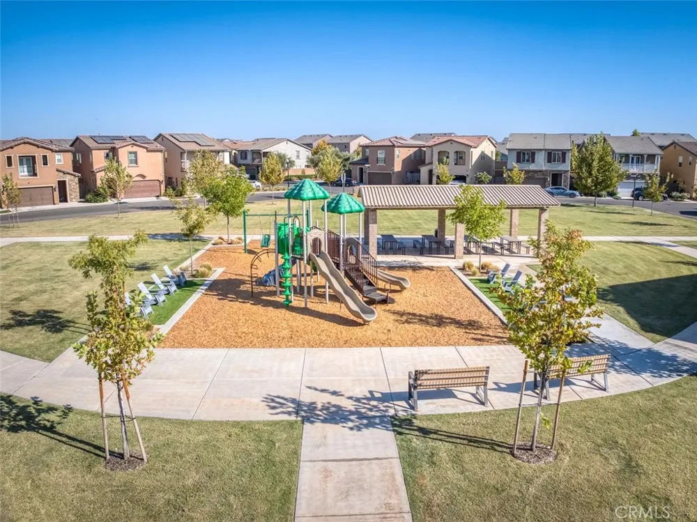976 Thurman W Madera, CA 93636