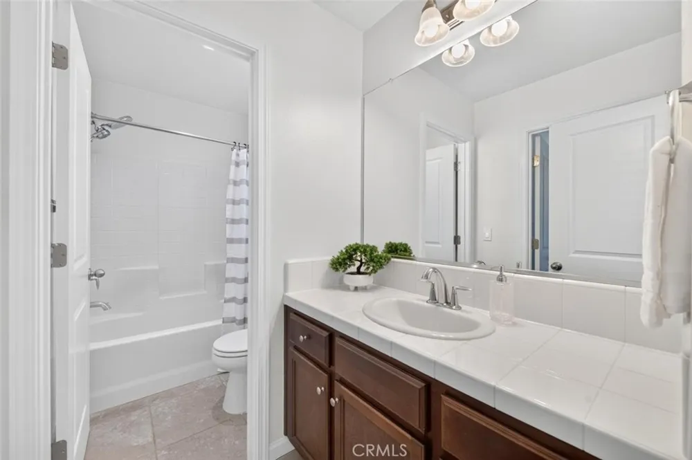976 Thurman W Madera, CA 93636