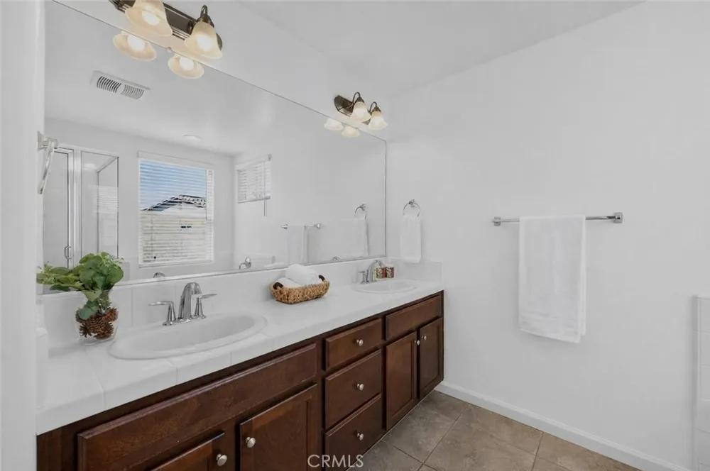 976 Thurman W Madera, CA 93636