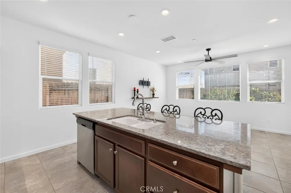 976 Thurman W Madera, CA 93636