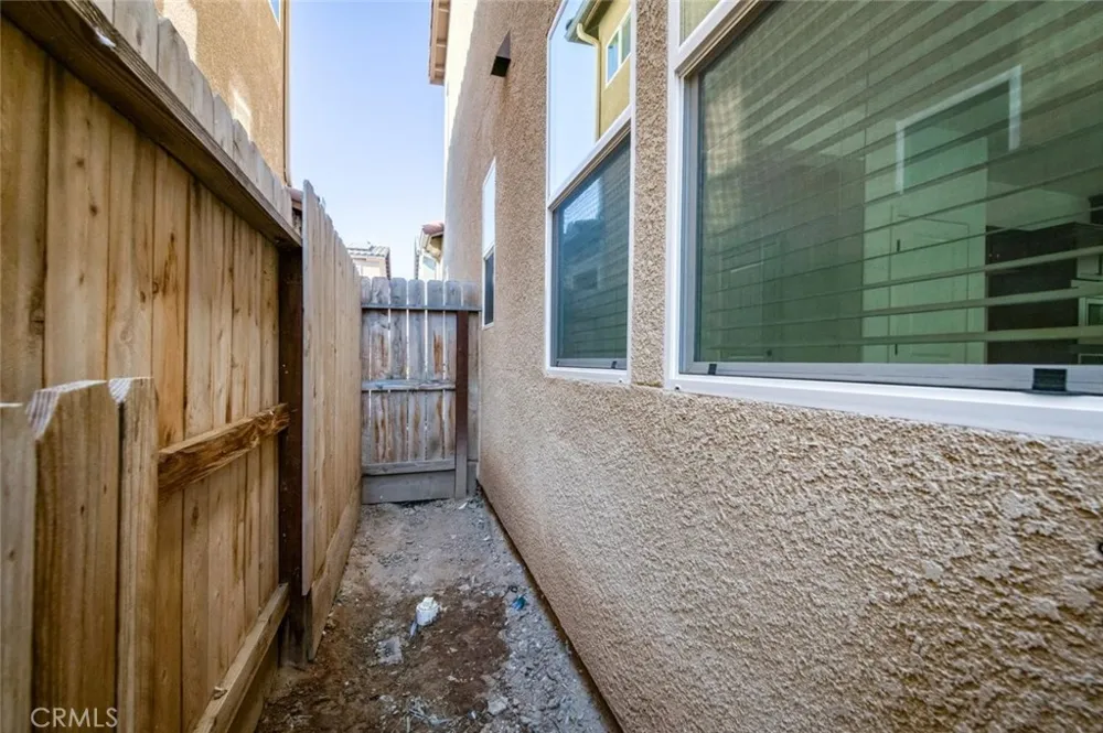 976 Thurman W Madera, CA 93636