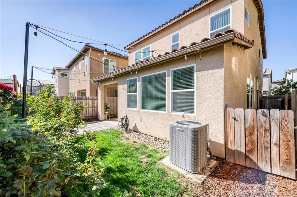 976 Thurman W Madera, CA 93636