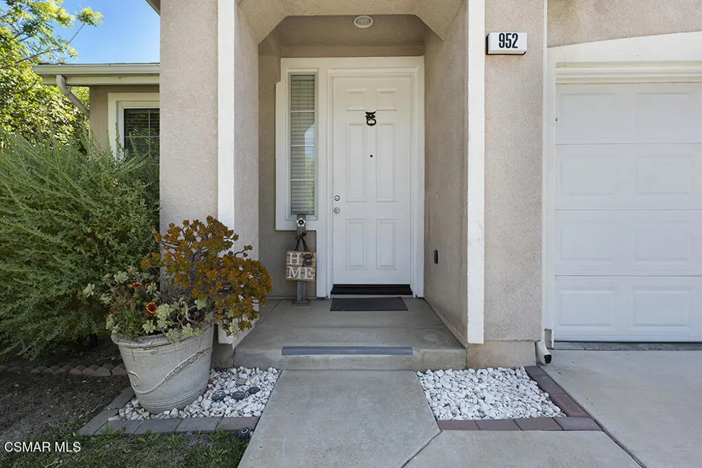 952 Donner Avenue Simi Valley, CA 93065