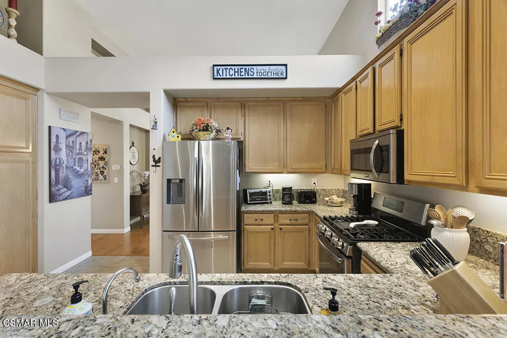 952 Donner Avenue Simi Valley, CA 93065