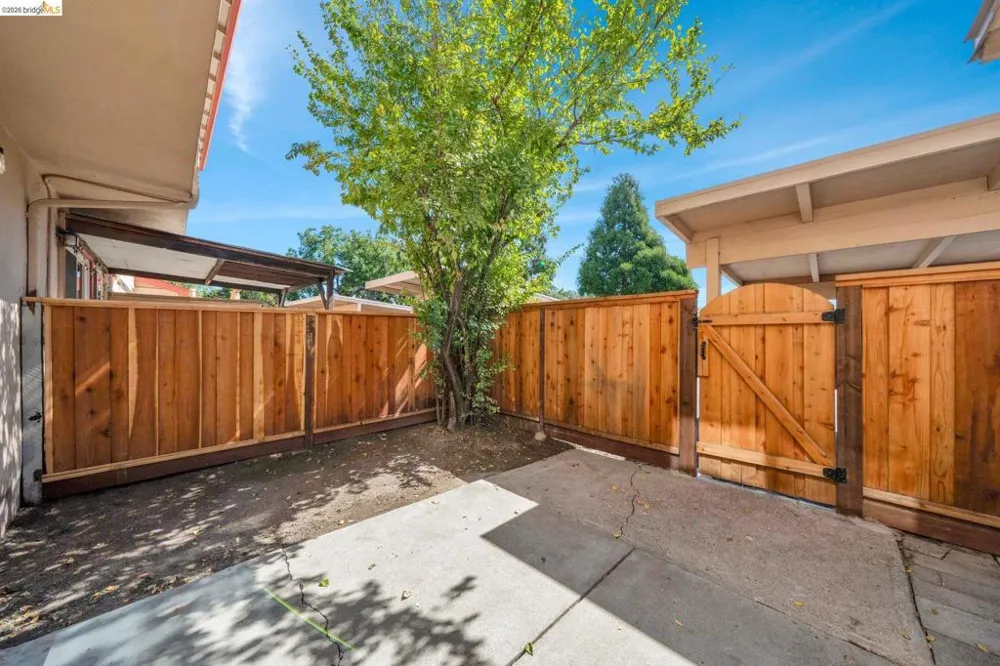 1894 Lynwood Dr #D Concord, CA 94519