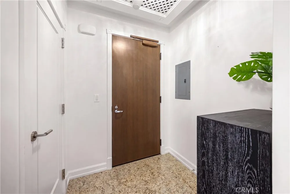 900 W Olympic #28A Los Angeles, CA 90015