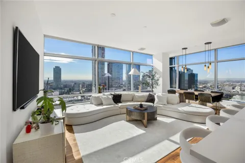 900 W Olympic #28A