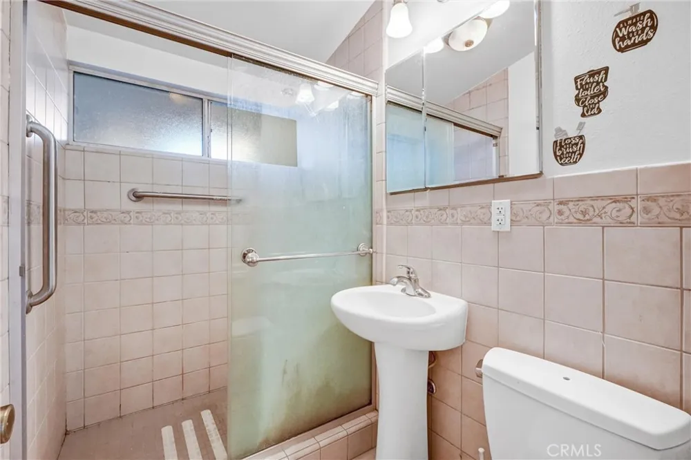 502 S Broder Anaheim, CA 92804
