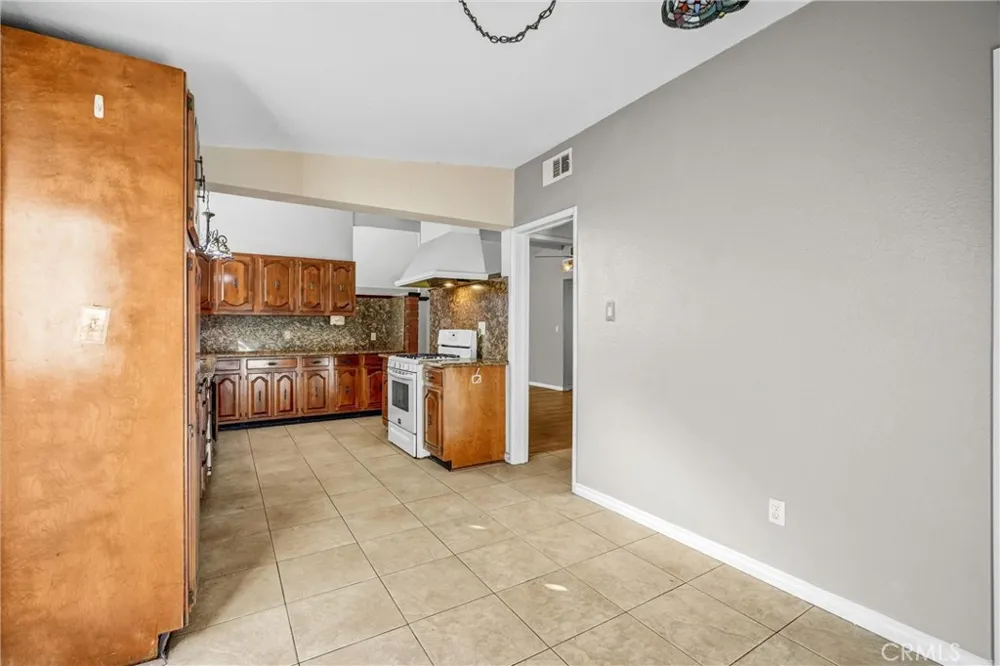 502 S Broder Anaheim, CA 92804