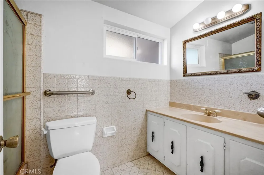 502 S Broder Anaheim, CA 92804