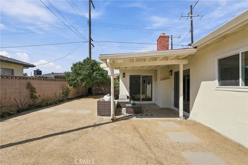 17217 S Hoover Gardena, CA 90247