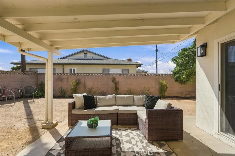 17217 S Hoover Gardena, CA 90247