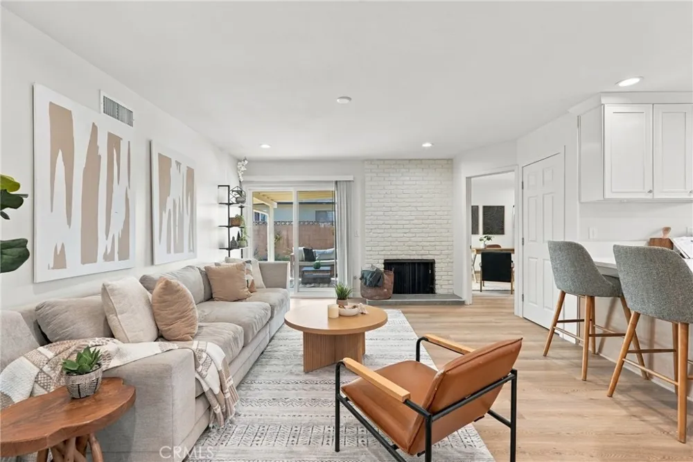 17217 S Hoover Gardena, CA 90247
