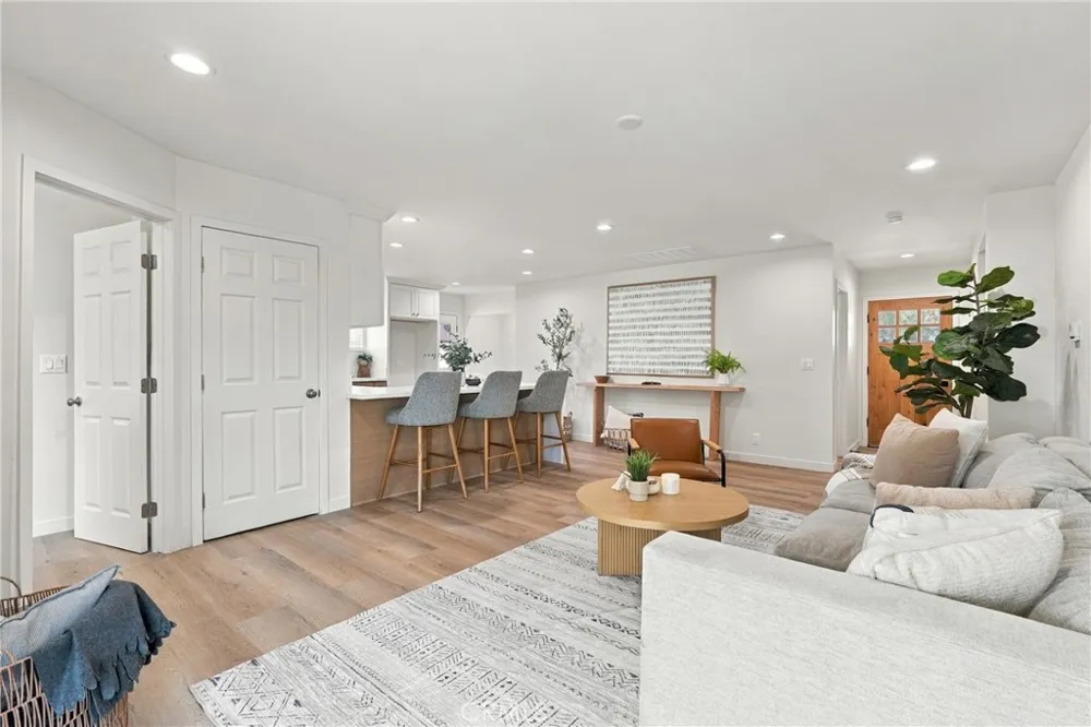 17217 S Hoover Gardena, CA 90247