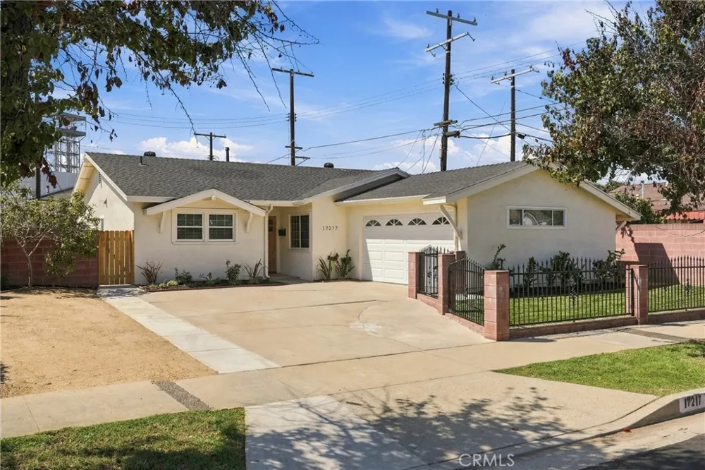 17217 S Hoover Gardena, CA 90247