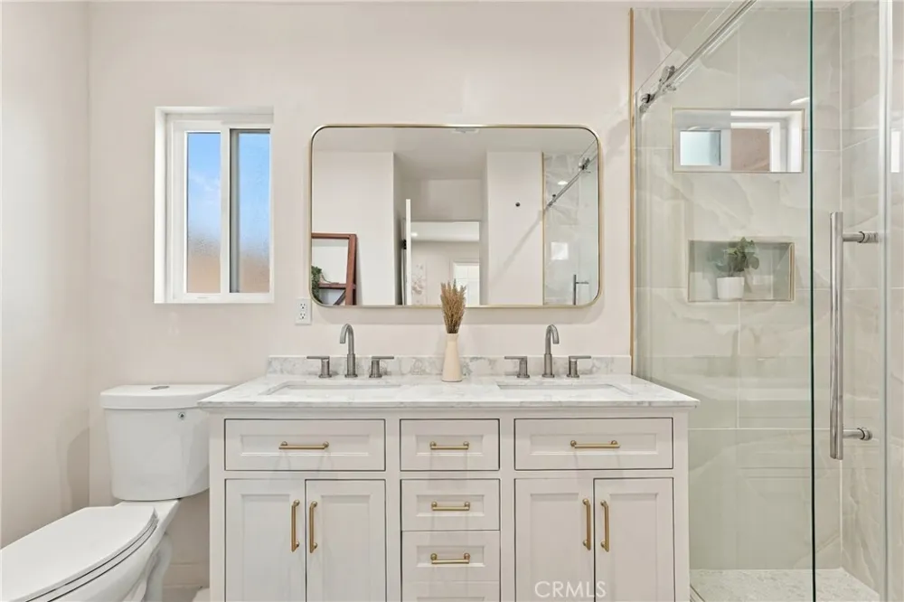 17217 S Hoover Gardena, CA 90247