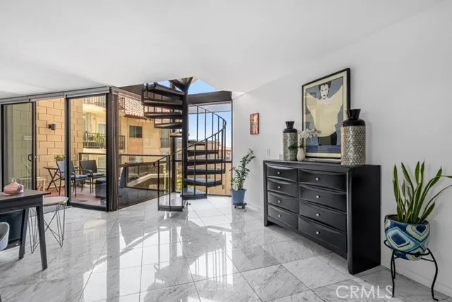 531 Esplanade #302 Redondo Beach, CA 90277