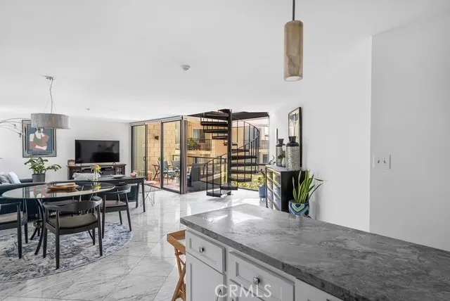 531 Esplanade #302 Redondo Beach, CA 90277