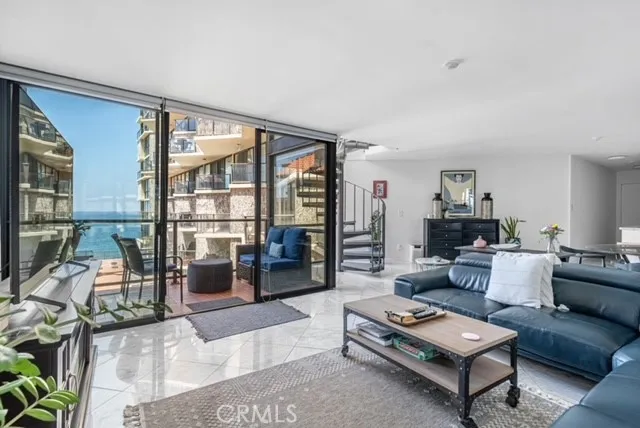 531 Esplanade #302 Redondo Beach, CA 90277