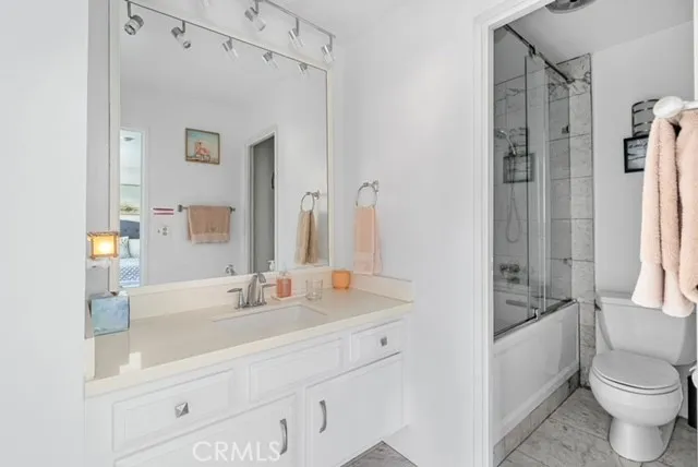531 Esplanade #302 Redondo Beach, CA 90277