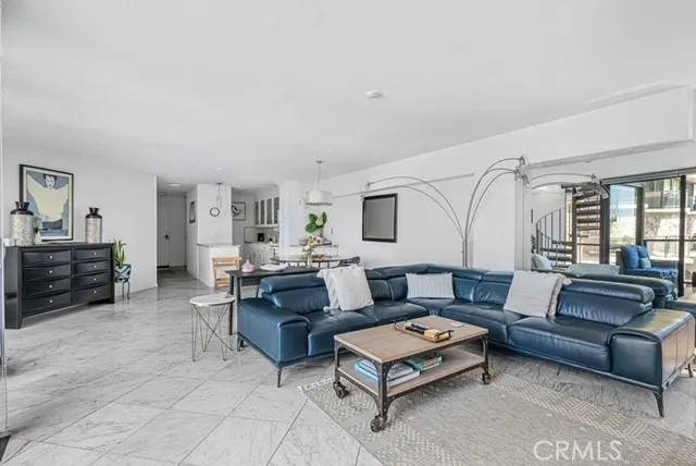 531 Esplanade #302 Redondo Beach, CA 90277