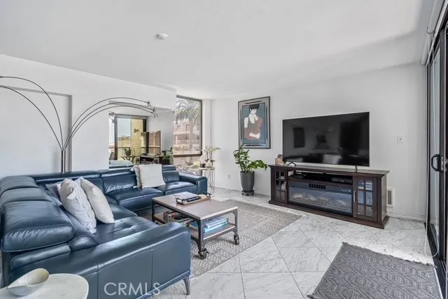 531 Esplanade #302 Redondo Beach, CA 90277