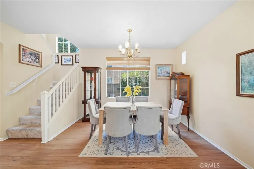 27123 Saddlepeak Trail Valencia, CA 91354