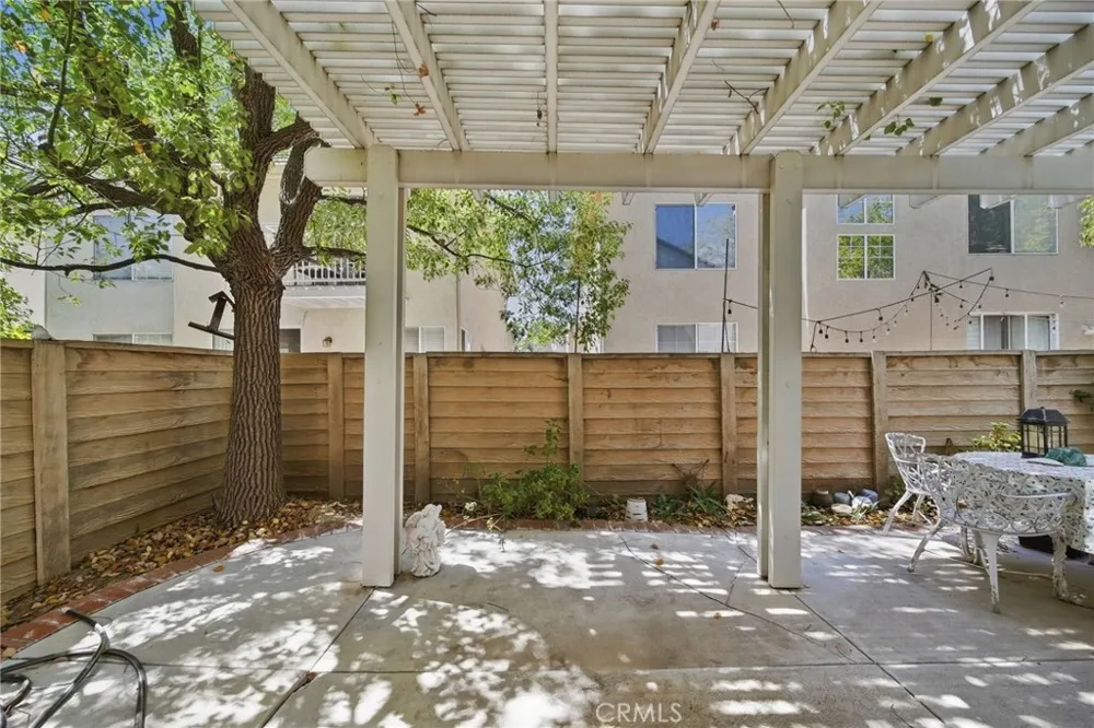 27123 Saddlepeak Trail Valencia, CA 91354