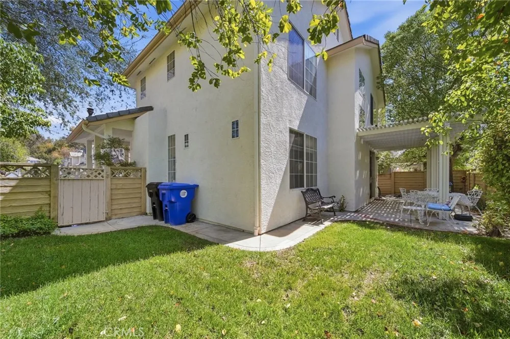 27123 Saddlepeak Trail Valencia, CA 91354