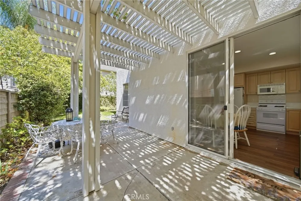 27123 Saddlepeak Trail Valencia, CA 91354