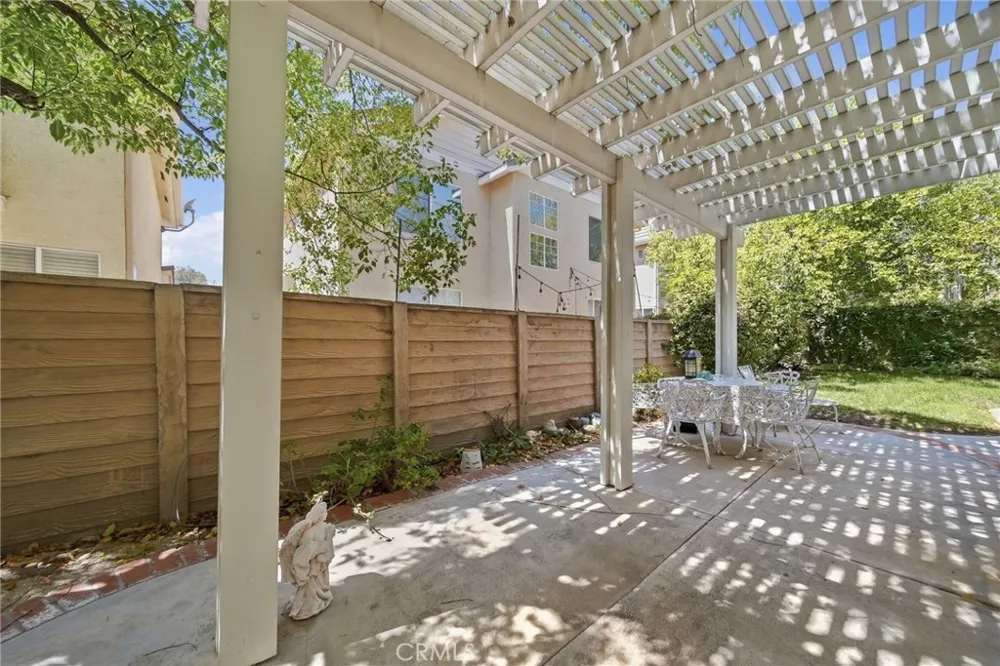 27123 Saddlepeak Trail Valencia, CA 91354
