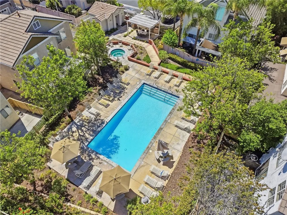 27123 Saddlepeak Trail Valencia, CA 91354