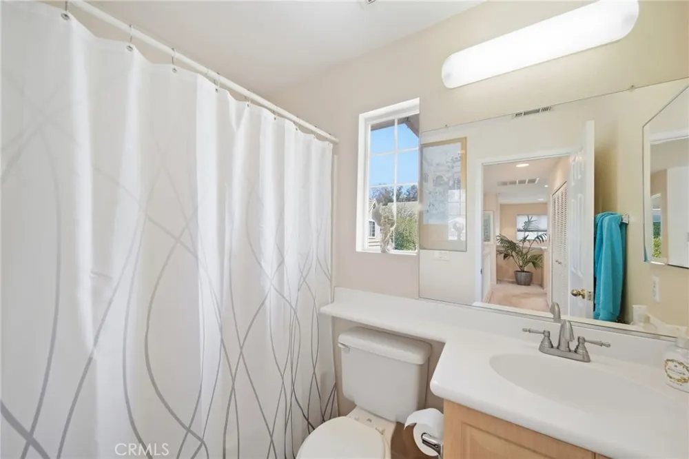 27123 Saddlepeak Trail Valencia, CA 91354