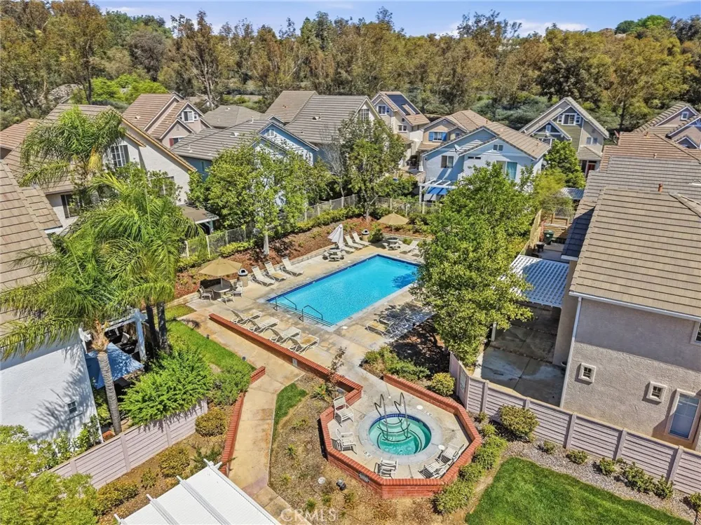 27123 Saddlepeak Trail Valencia, CA 91354