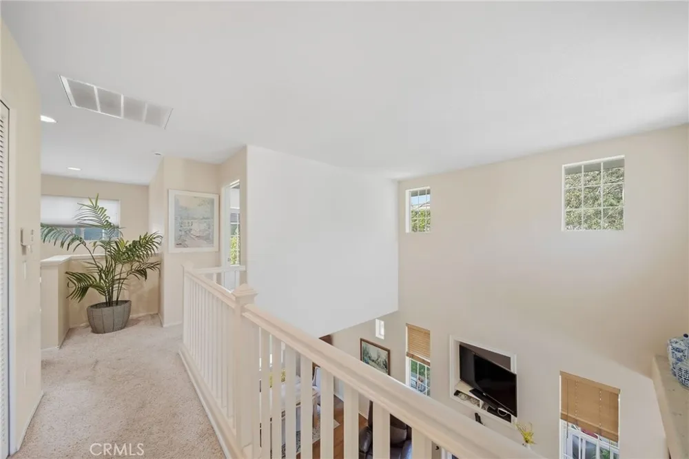 27123 Saddlepeak Trail Valencia, CA 91354