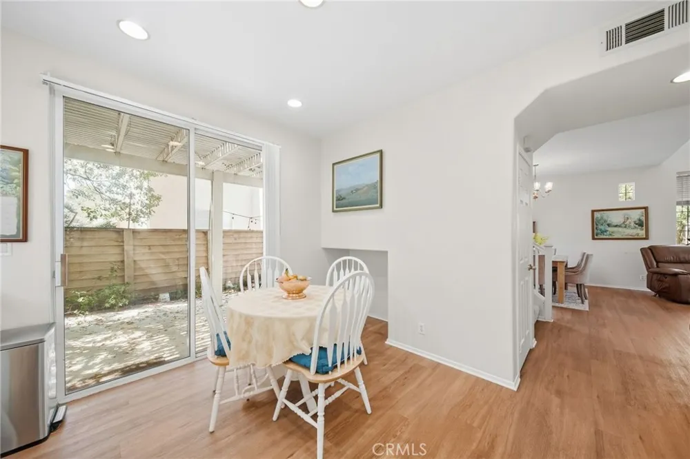 27123 Saddlepeak Trail Valencia, CA 91354