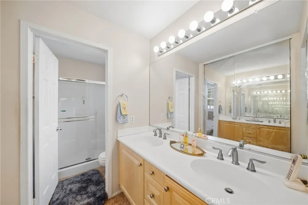 27123 Saddlepeak Trail Valencia, CA 91354