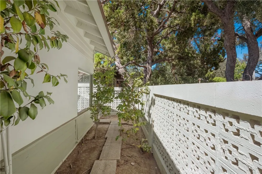 1143 Oxford Avenue Claremont, CA 91711