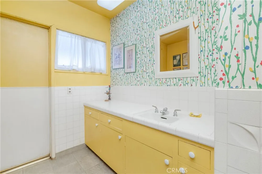 1143 Oxford Avenue Claremont, CA 91711