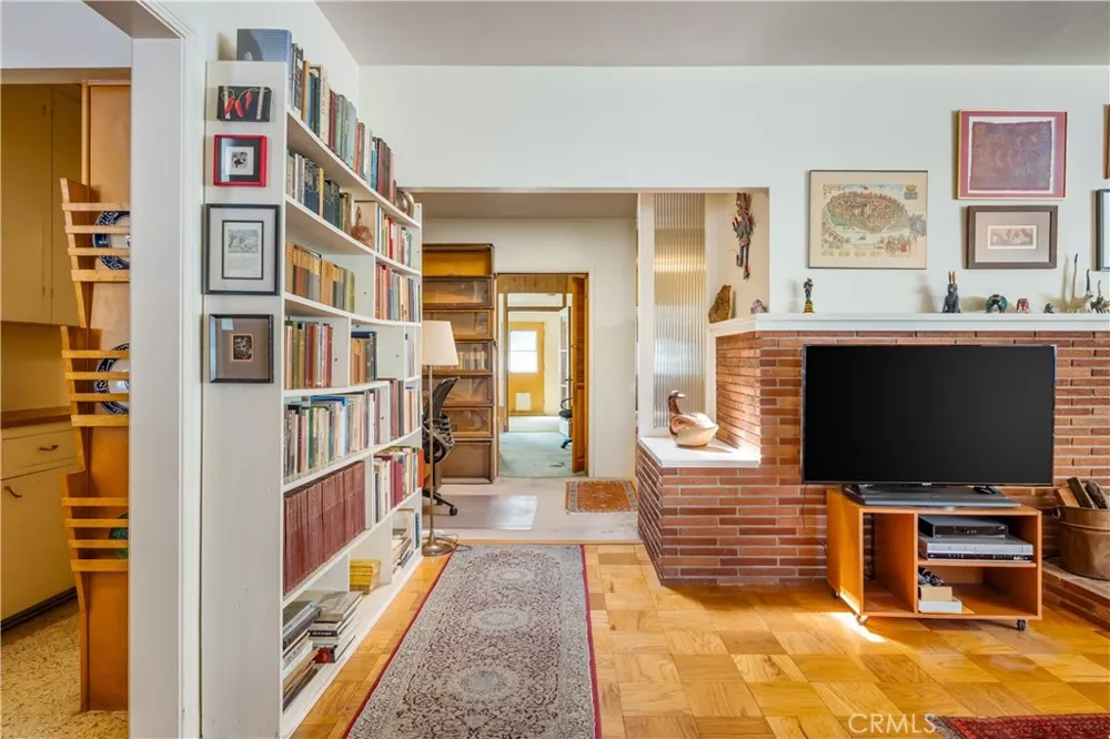 1143 Oxford Avenue Claremont, CA 91711