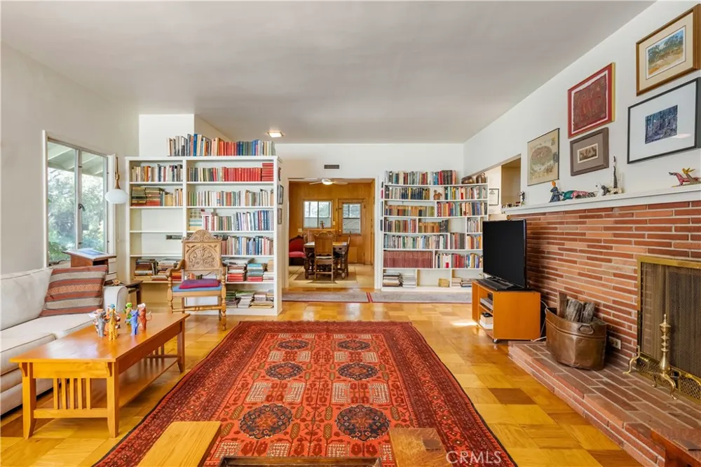 1143 Oxford Avenue Claremont, CA 91711