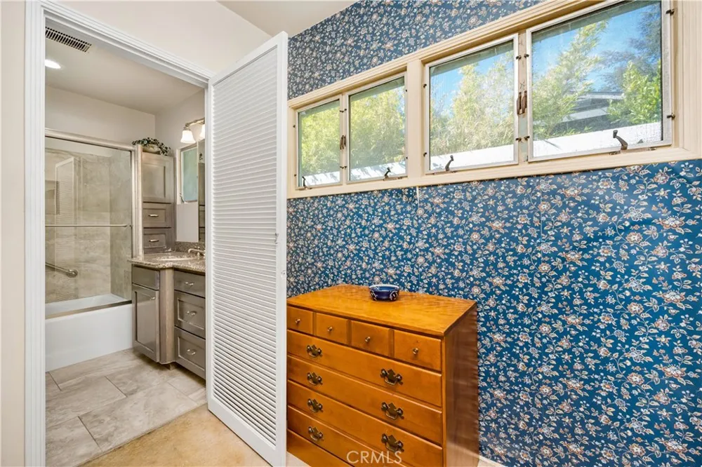 1143 Oxford Avenue Claremont, CA 91711