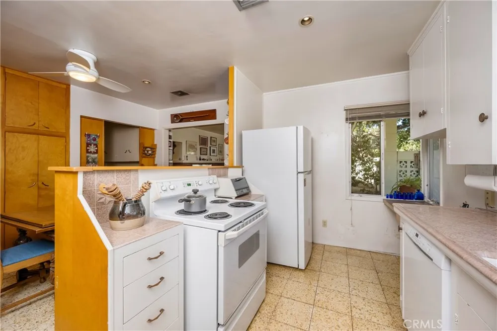 1143 Oxford Avenue Claremont, CA 91711