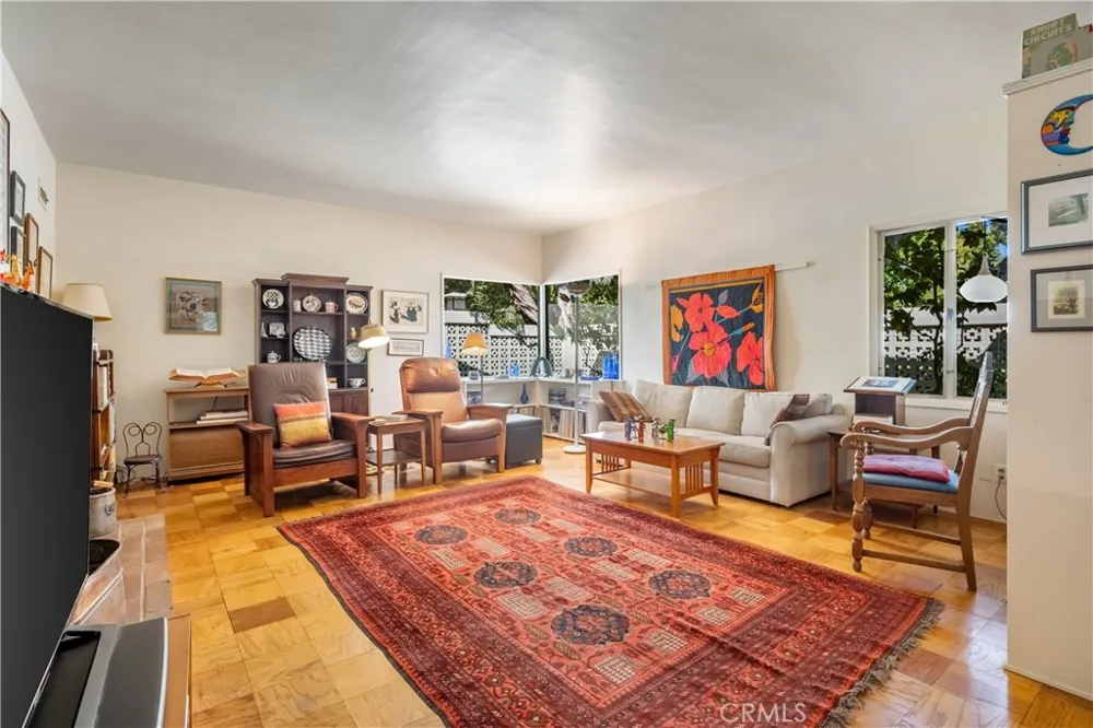 1143 Oxford Avenue Claremont, CA 91711