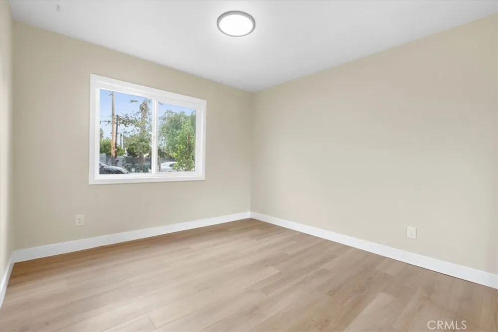 7614 Tamarind Fontana, CA 92336