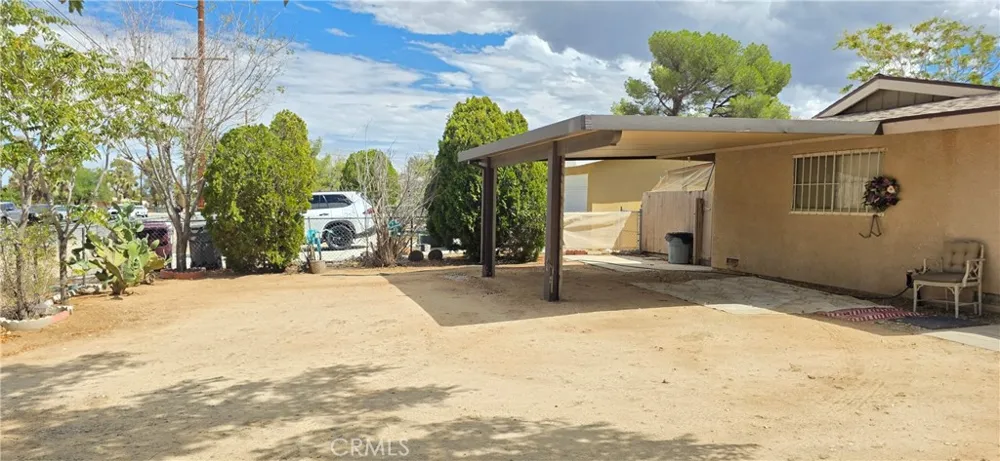 7715 Hopi Yucca Valley, CA 92284