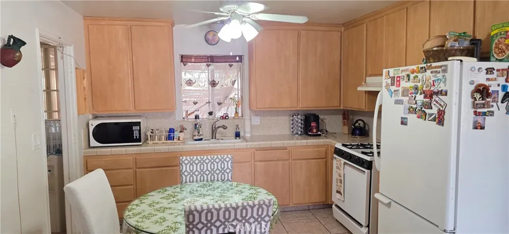 7715 Hopi Yucca Valley, CA 92284