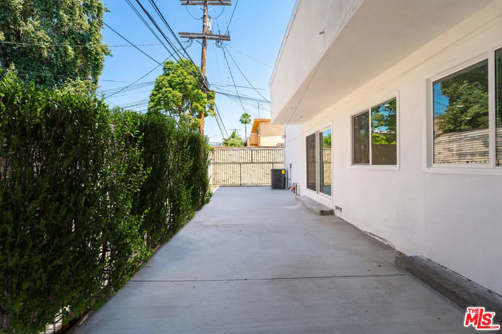 733 Hayworth Avenue #2 Los Angeles, CA 90046