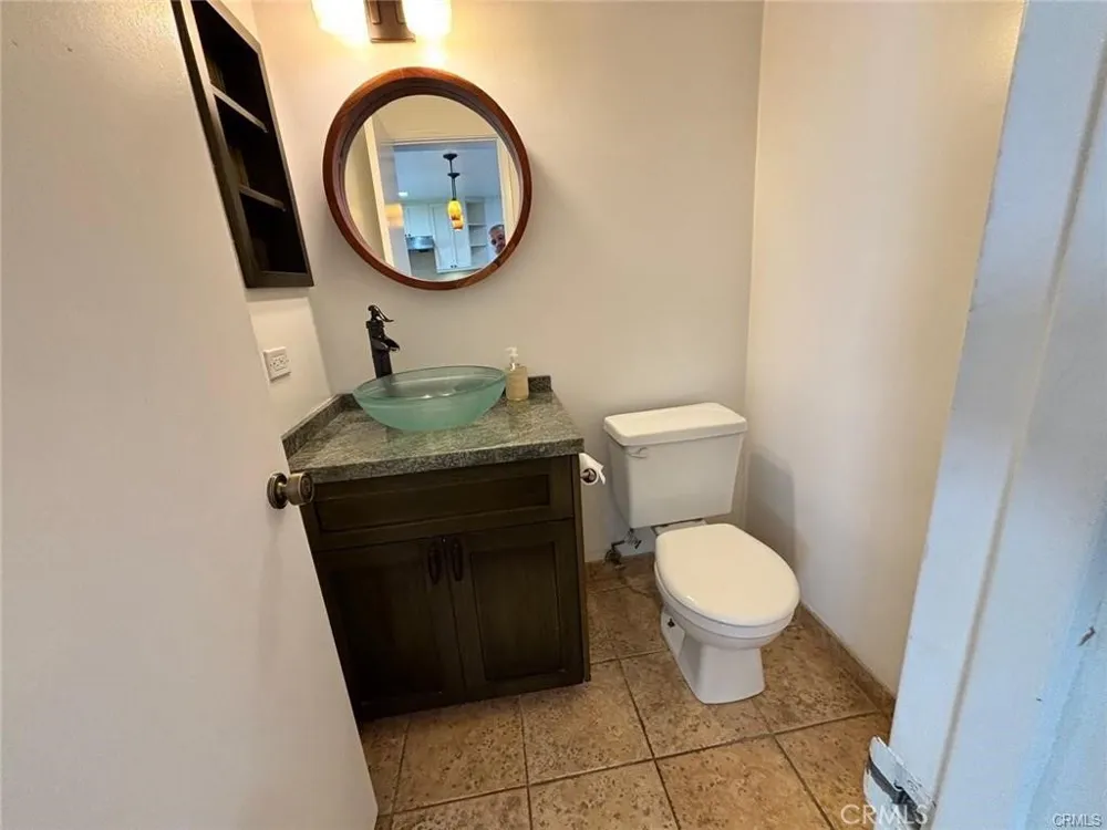 21730 Marylee Street #35 Woodland Hills, CA 91367