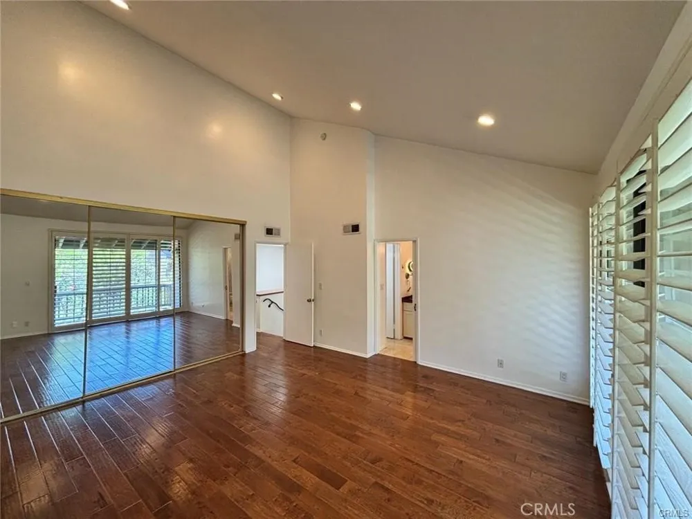 21730 Marylee Street #35 Woodland Hills, CA 91367